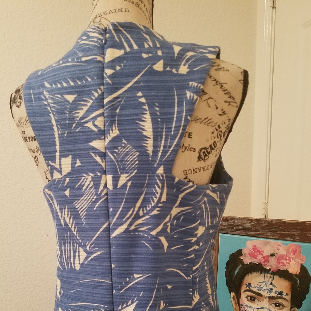 Dress - Picture 2 of 5